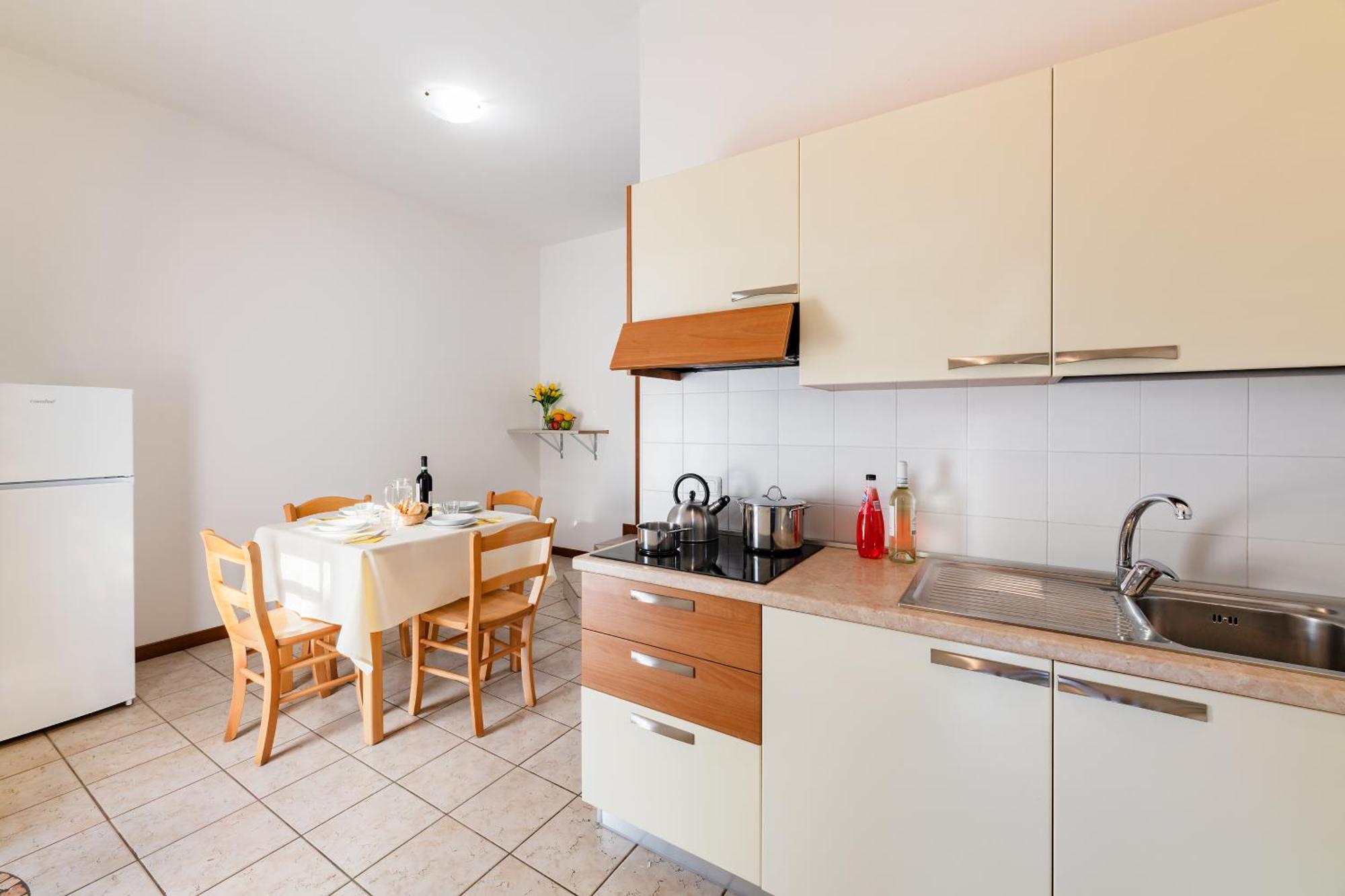 Le Palme Camping & Village Lazise Ruang foto